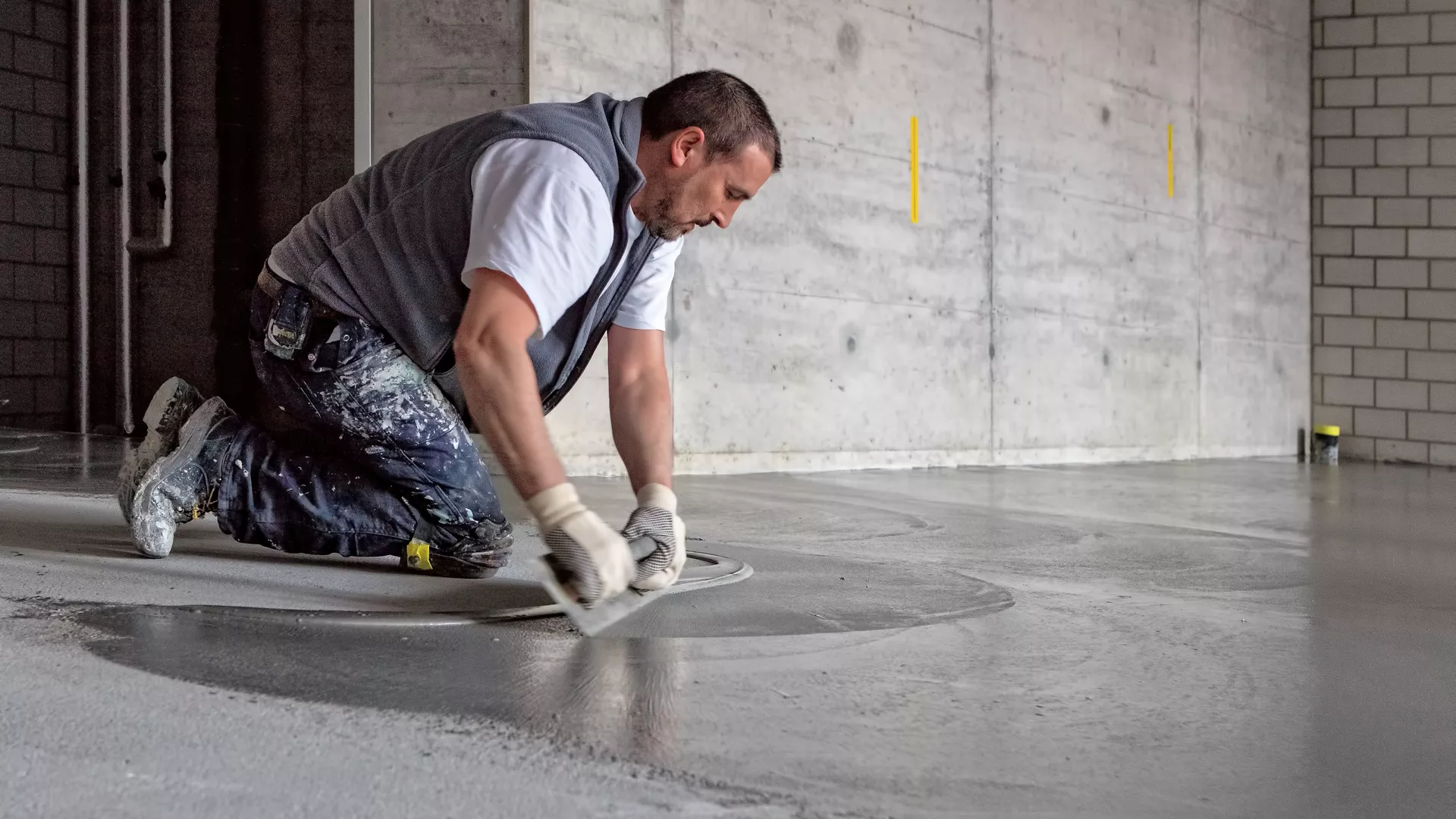 Working for Smooth and Effective Waterproofing with Self-Levelling Screed